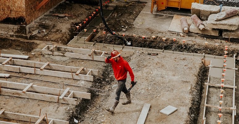 Construction output bounces back as material shortage softens