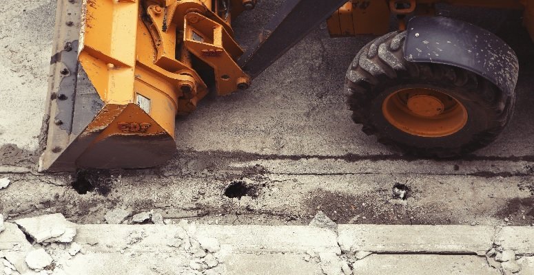 Construction output falls by 2% in April