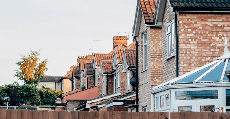 Average UK house price jumped 10% in January
