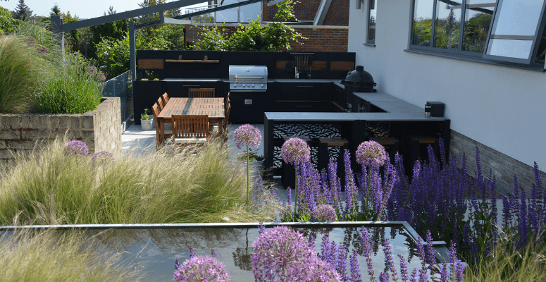 Making the most of an outdoor kitchen – The Garden Company